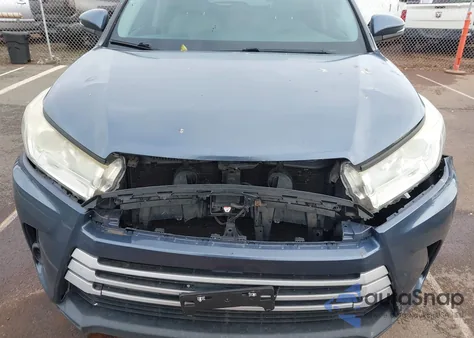 2017 Toyota Highlander Le z USA, uszkodzony, nr VIN 5TDZARFH1HS023589